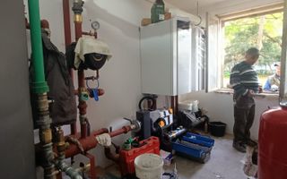 Apartament-85000 euro- 3 camere și garaj - Poză 12