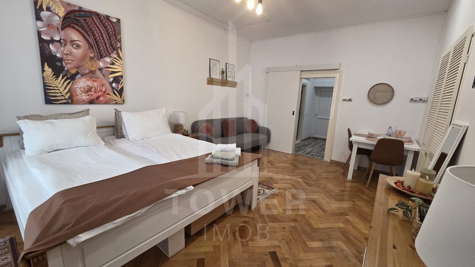 Garsonieră exclusivistă în Piața Mare cu vedere directă la Bradul de Crăciun - Poză 2