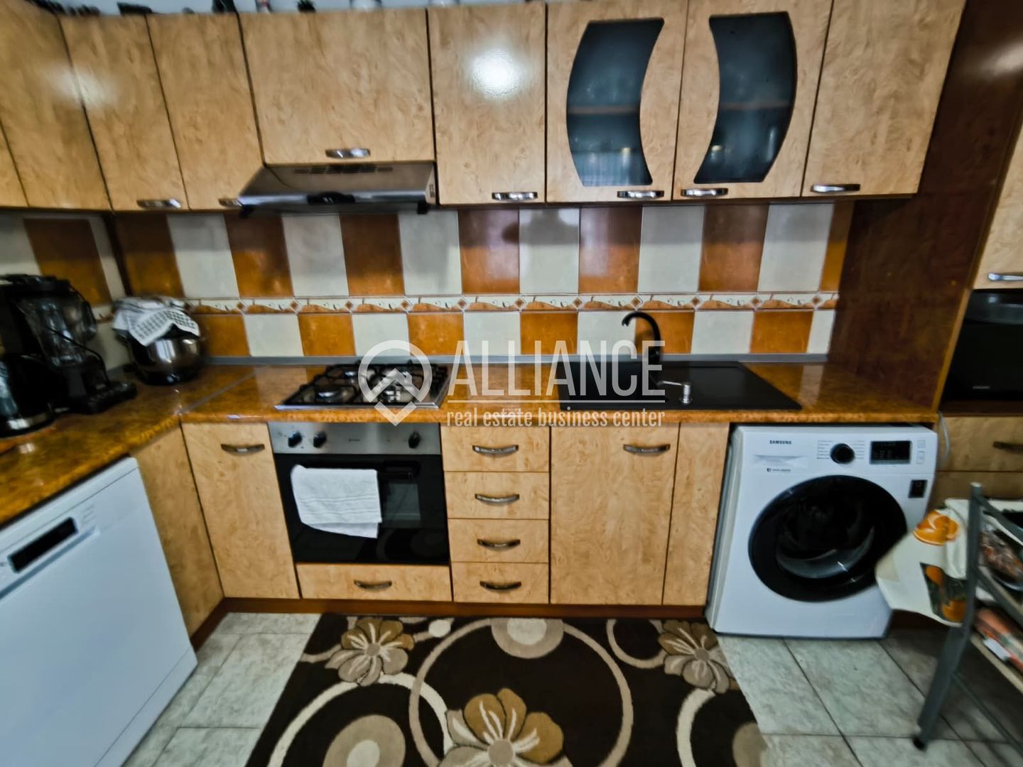 VIILE NOI - casa cu o curte generoasa disponibila imediat - Poză 6