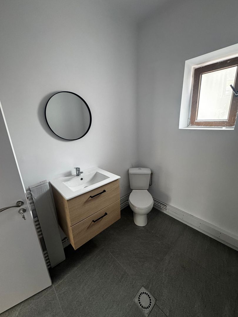 Casa compet renvoata Piata Mihai Viteazau Ploiesti, curte - Poză 8