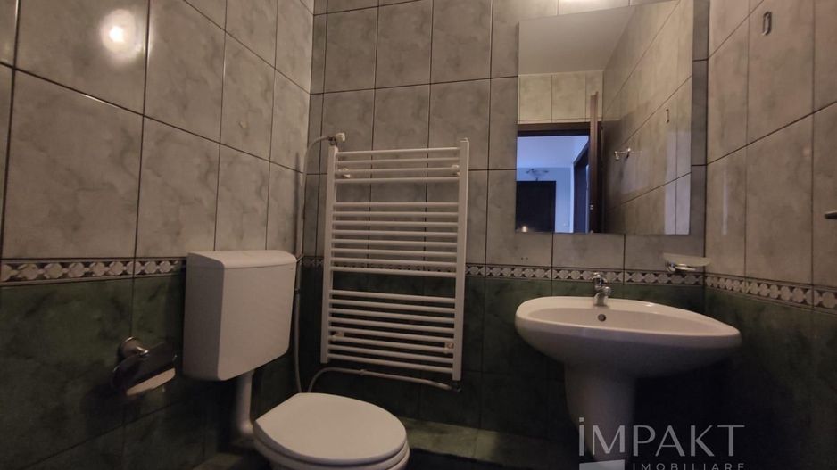 Apartament cu 3 camere, prima închiriere după renovare- zona UMF - Poză 9