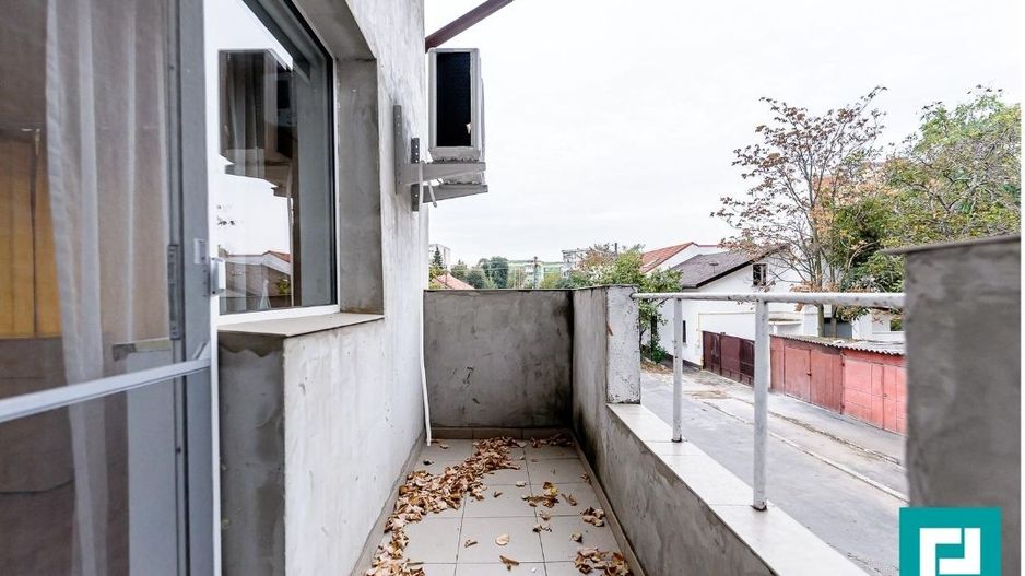 Proprietate cu 5 camere Aurel Vlaicu - Poză 19