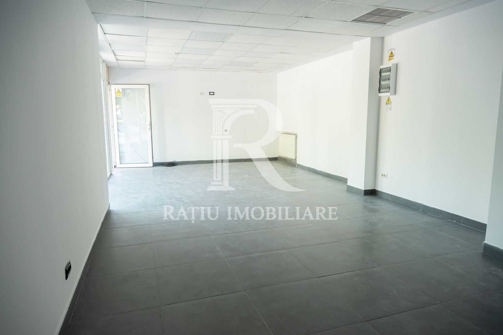 Spațiu Comercial cu Vitrină | Alexandru Cazaban | Oradea - Poză 4