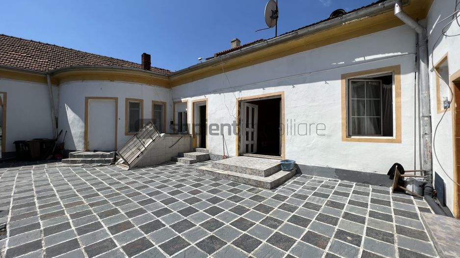 Sapient | Clădire singură în curte pe str. Calea Clujului - Poză 5