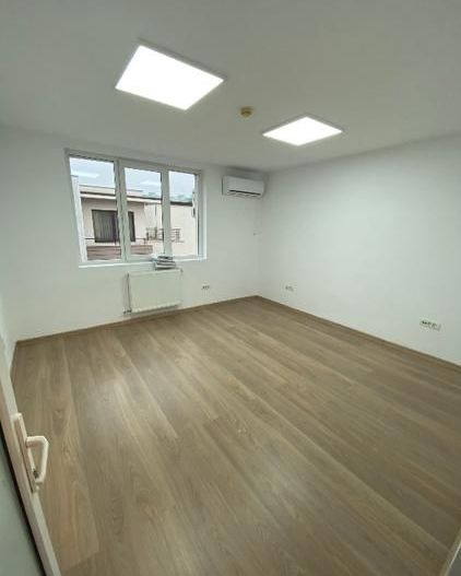 Clădire Multifuncțională 800 mp | Renovată 2024 | Ideală pentru Clinică, Birouri - Poză 9