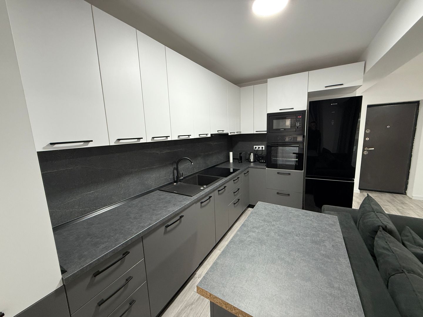 Apartament 2 camere modern cu balcon spatios zona Doamna Stanca - Poză 3