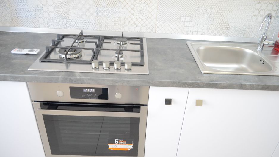 apartament zona Vivo cu 2 camere si parcare exterioara - Poză 4