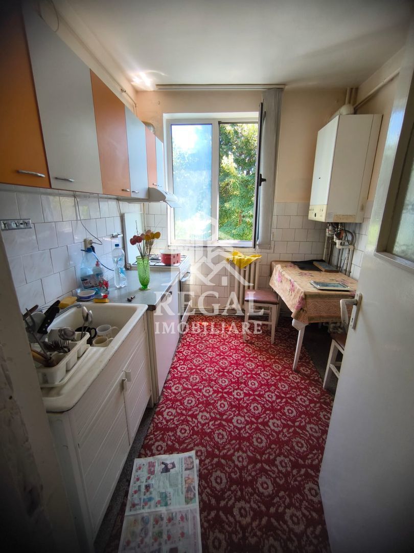 Apartament cu trei camere de vânzare in zona Micro 4 - Poză 5