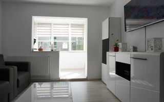 3 camere insorit, 2 bai, parcare si beci in Centrul Civic - Poză 4