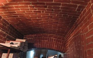 O Locație cu Istorie și Eleganță – În Centru, Pentru Afaceri Distincte - Poză 14