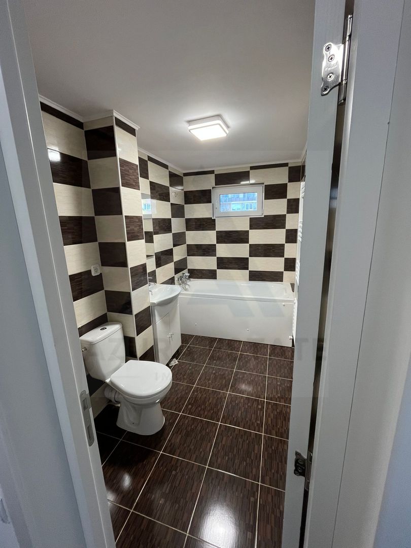 Apartament 4 camere 2 bai si balcon pe Mihai Viteazu - Poză 9