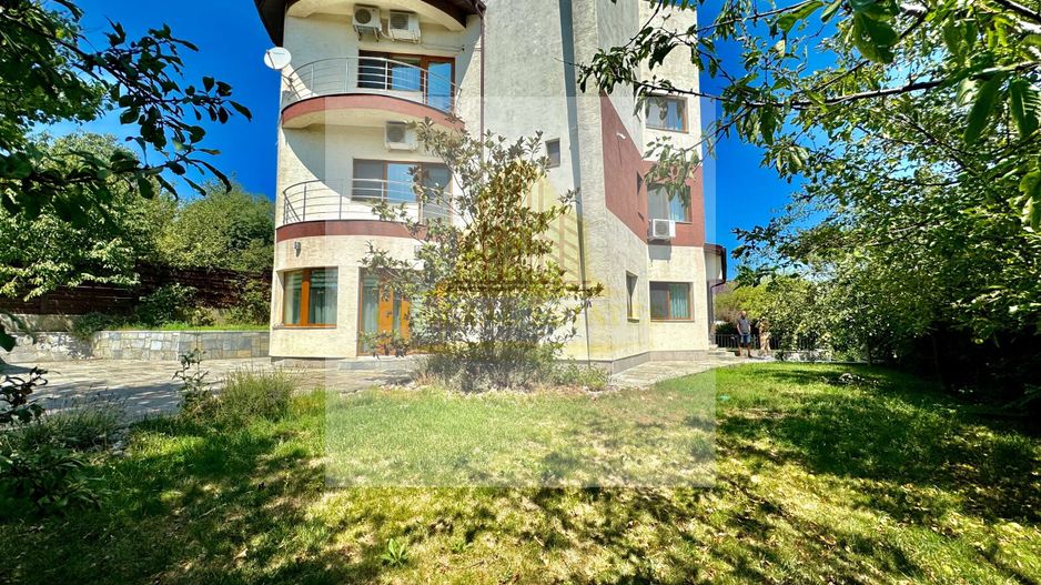 Vînzare Casă în 3 Nivele -Hlincea - 343 m.p. - Poză 2