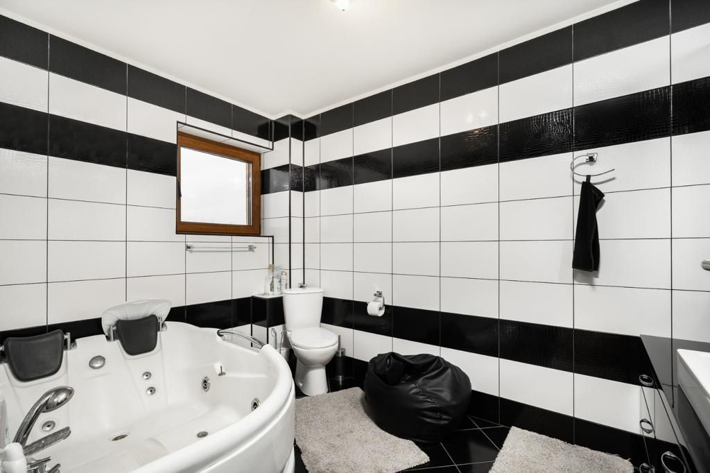 Vila superba de vanzare in apropiere de padure Pantelimon - Poză 25