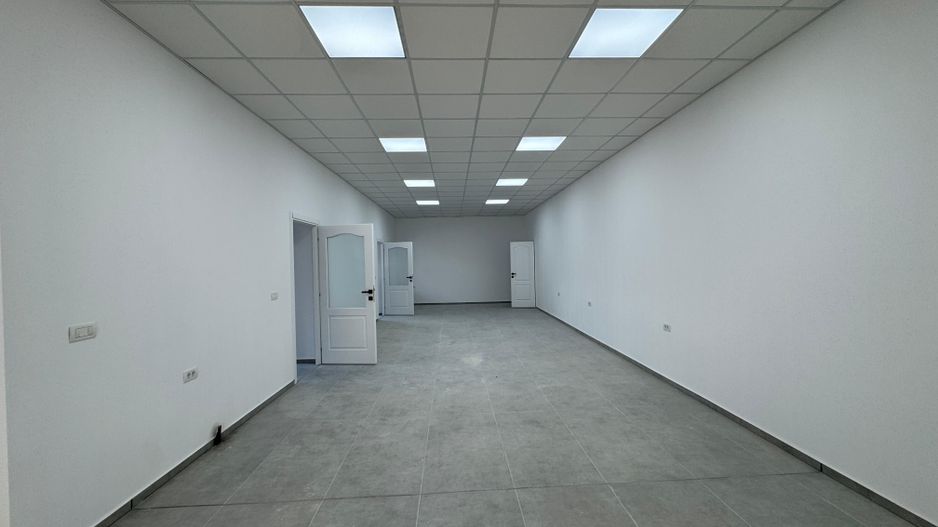 Spatiu comercial sau pentru birouri 150mp utili central, spre piata - Poză 11