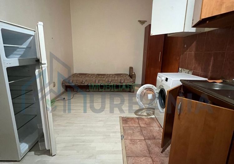 Garsoniera zona Bularga 900 lei - Poză 1