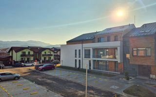 Apartament spatios, într-o zonă de case,, loc parcare, bloc nou - Poză 1