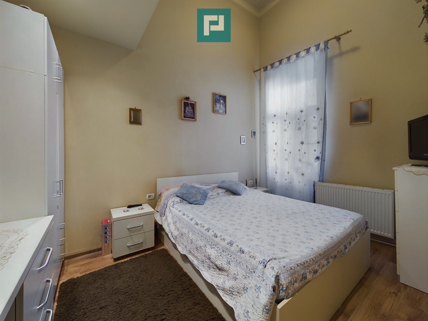 Apartament ultracentral cu 4 camere - Poză 1