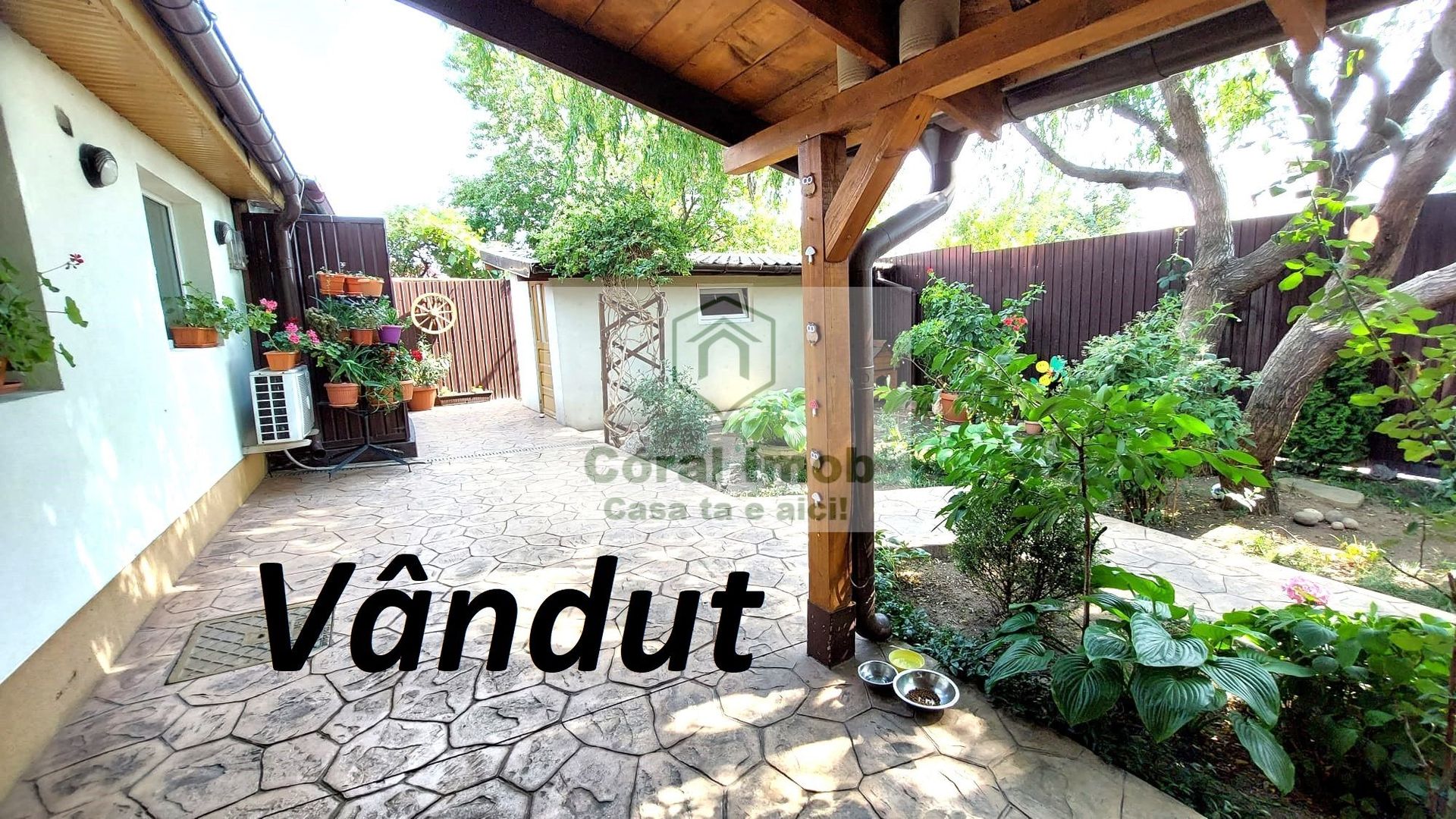 Casa de vanzare,curte individuala, centrala, in Andronache, Gherghitei - Poză 1