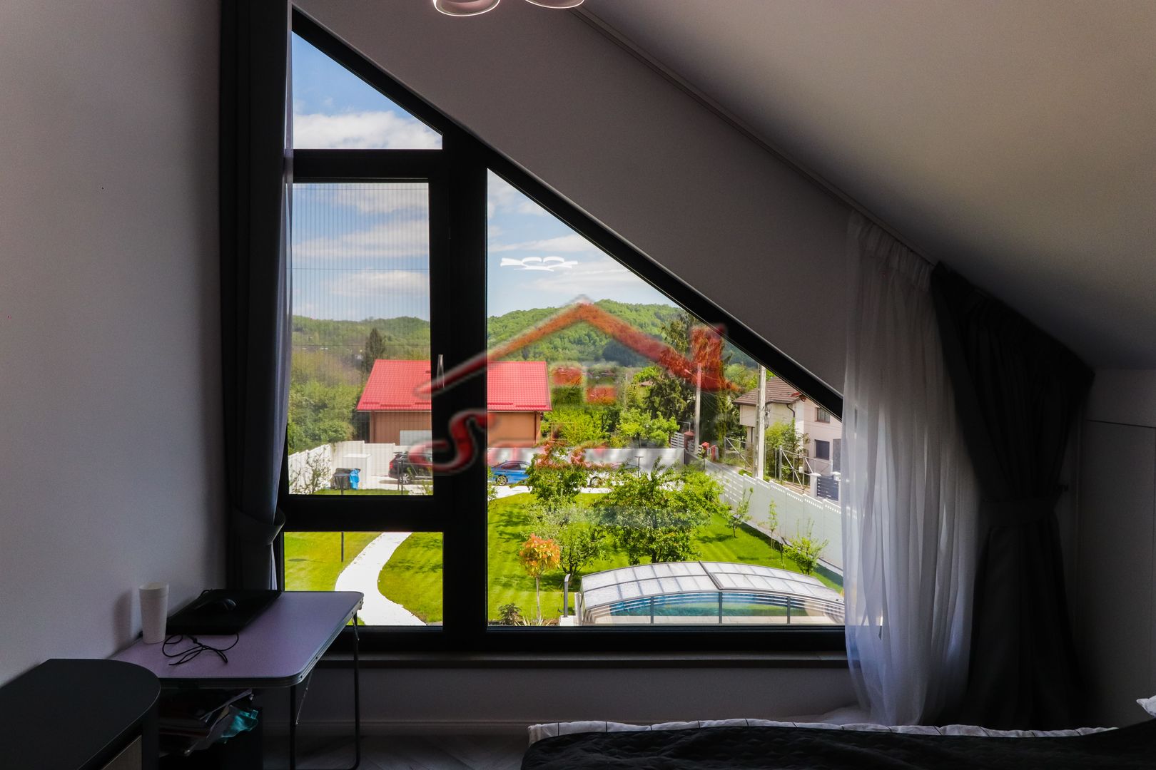 VILĂ MODERNĂ DE LUX CU PISCINĂ, FOTOVOLTAICE ȘI FOIȘOR – BREAZA - Poză 32