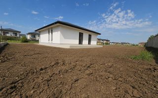 Casa parter- 4 camere- 600m de autobuz- 2km de metrou-pod-beci - Poză 5