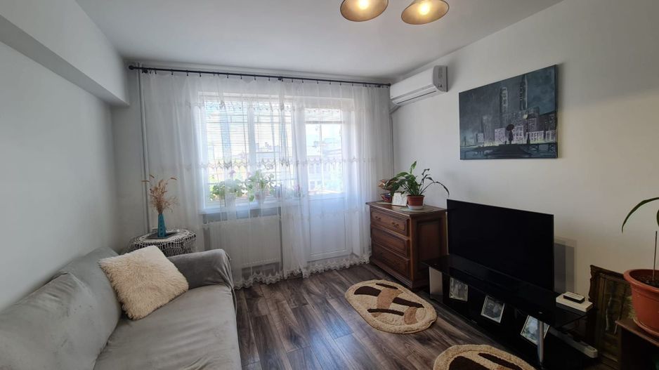 vand  apartament 2 camere, zona centrala, etaj 2, centrala gaz - Poză 1