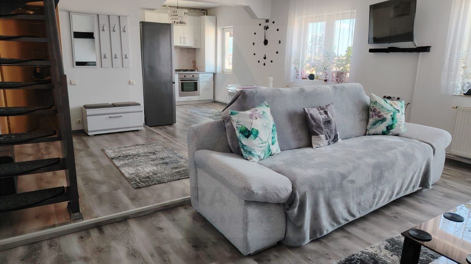 Apartament modern 3 camere 65 mp utili balcon zona Vasile Aaron - Poză 2