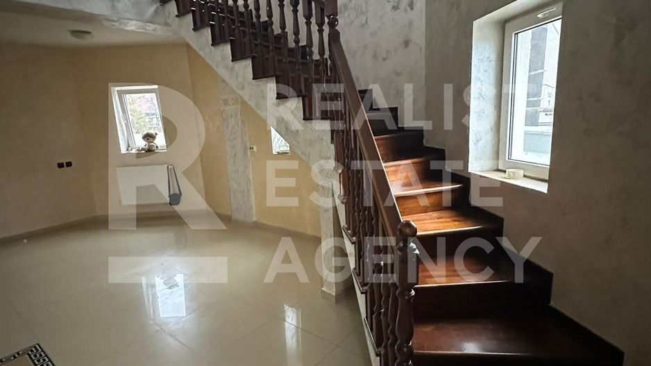 Casă în zonă centrală, Cantemir, Iași, pentru locuință sau buissnes - Poză 4