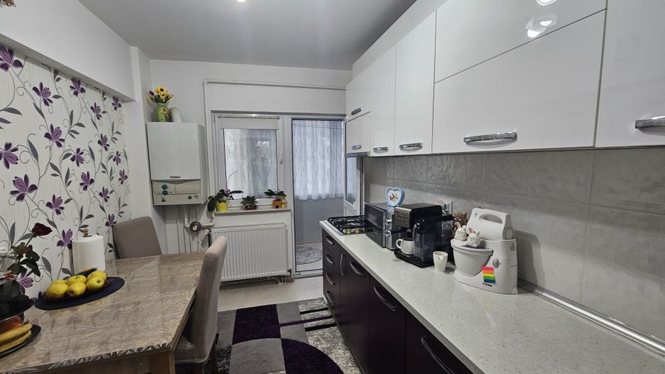 Apartament deosebit 3 camere – lux, complet mobilat, zonă excelentă - Poză 3