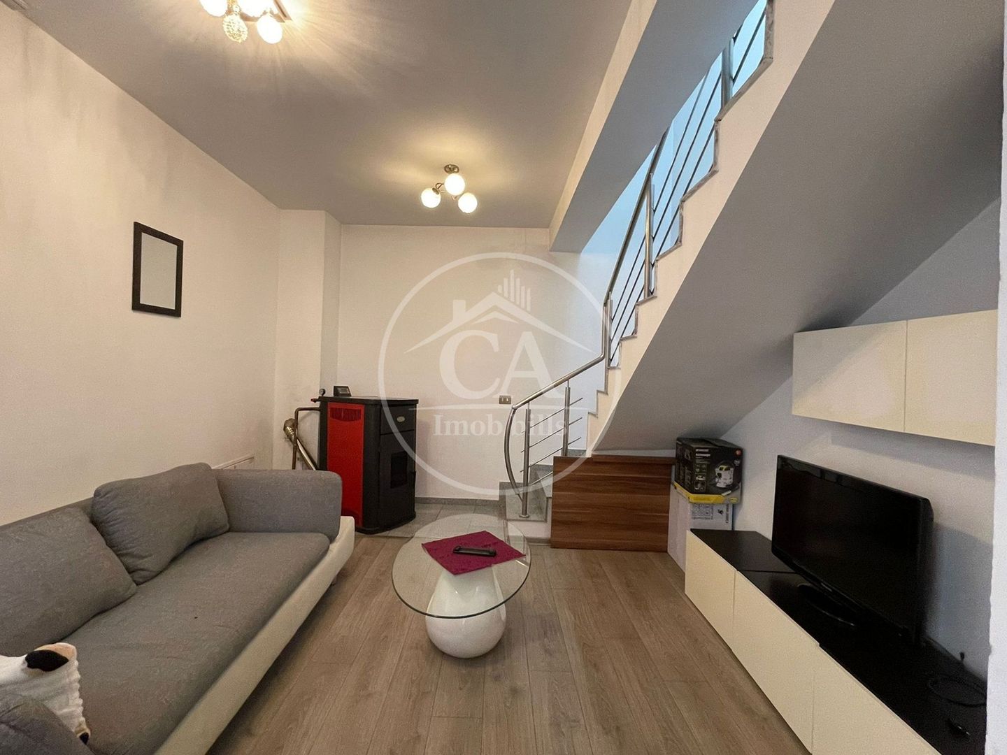 Apartament de vanzare cu 3 camere in zona Central, Oradea - Poză 1