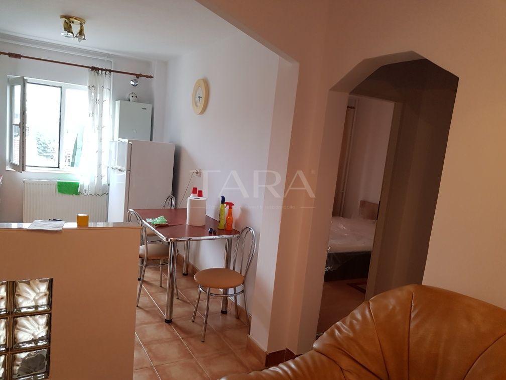 Apartament 2 camere decomandat – balcon generos, zonă Aurel Vlaicu. - Poză 4