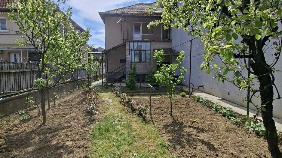 BRASADAS vinde casa cu etaj in zona Bercu Rosu. - Poză 3