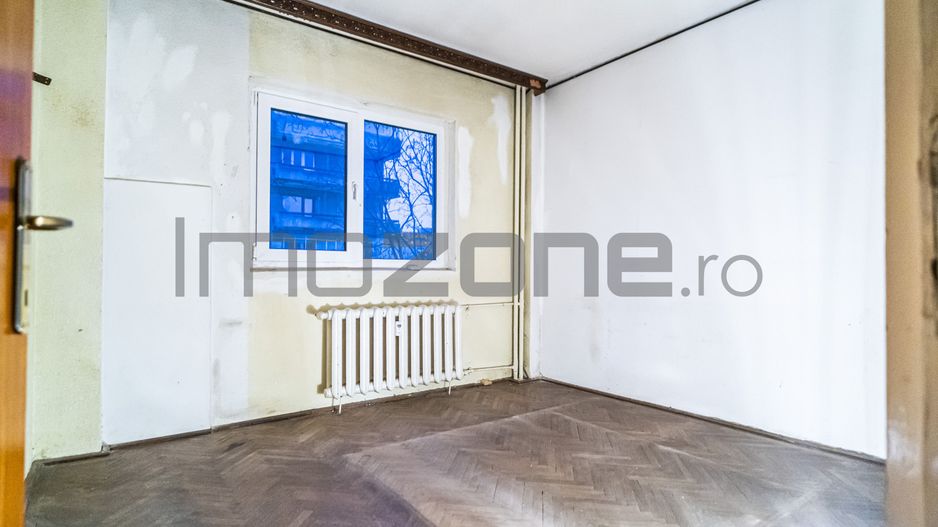 1 Mai nr. 29, 3 camere, 4/10, bloc stradal, c-tie 1980, bucatarie mare, 2 bai - Poză 3