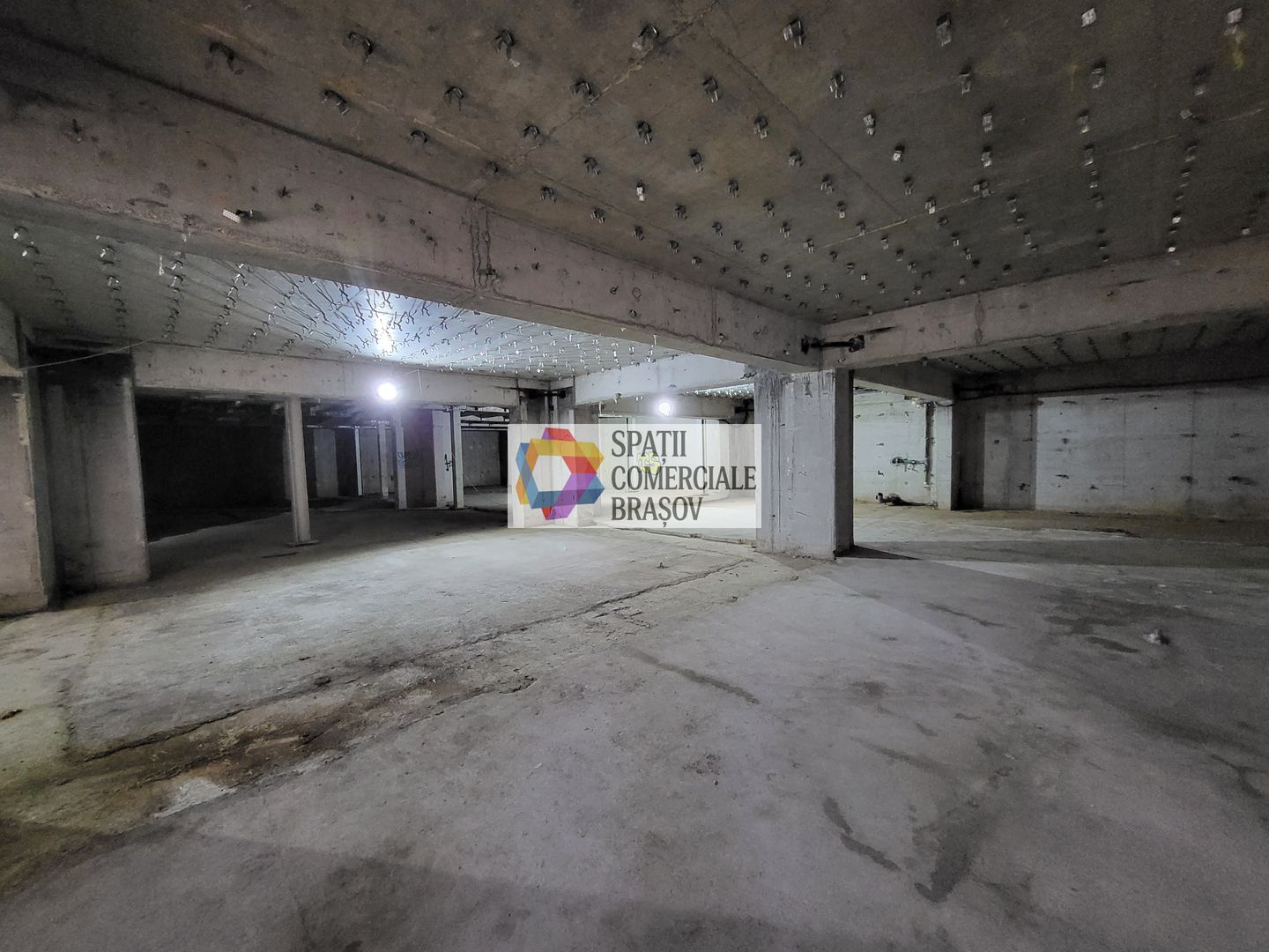 Clădire mixta -3600 mp - Poză 24