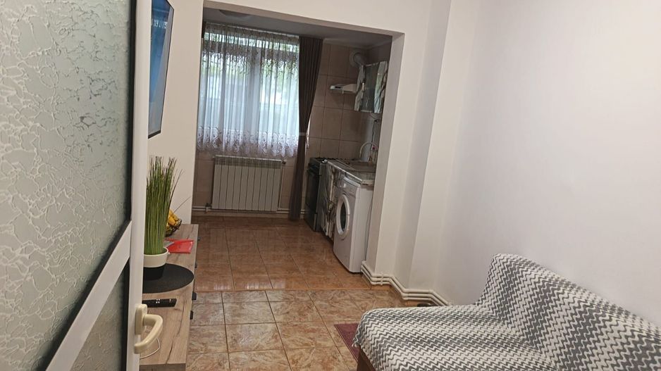 De vanzare apartament 3 camere – Micro 40 – Parter cu gradina - Poză 3