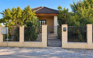 Casă cu 2 dormitoare și 300 mp teren | Sântandrei - Poză 1