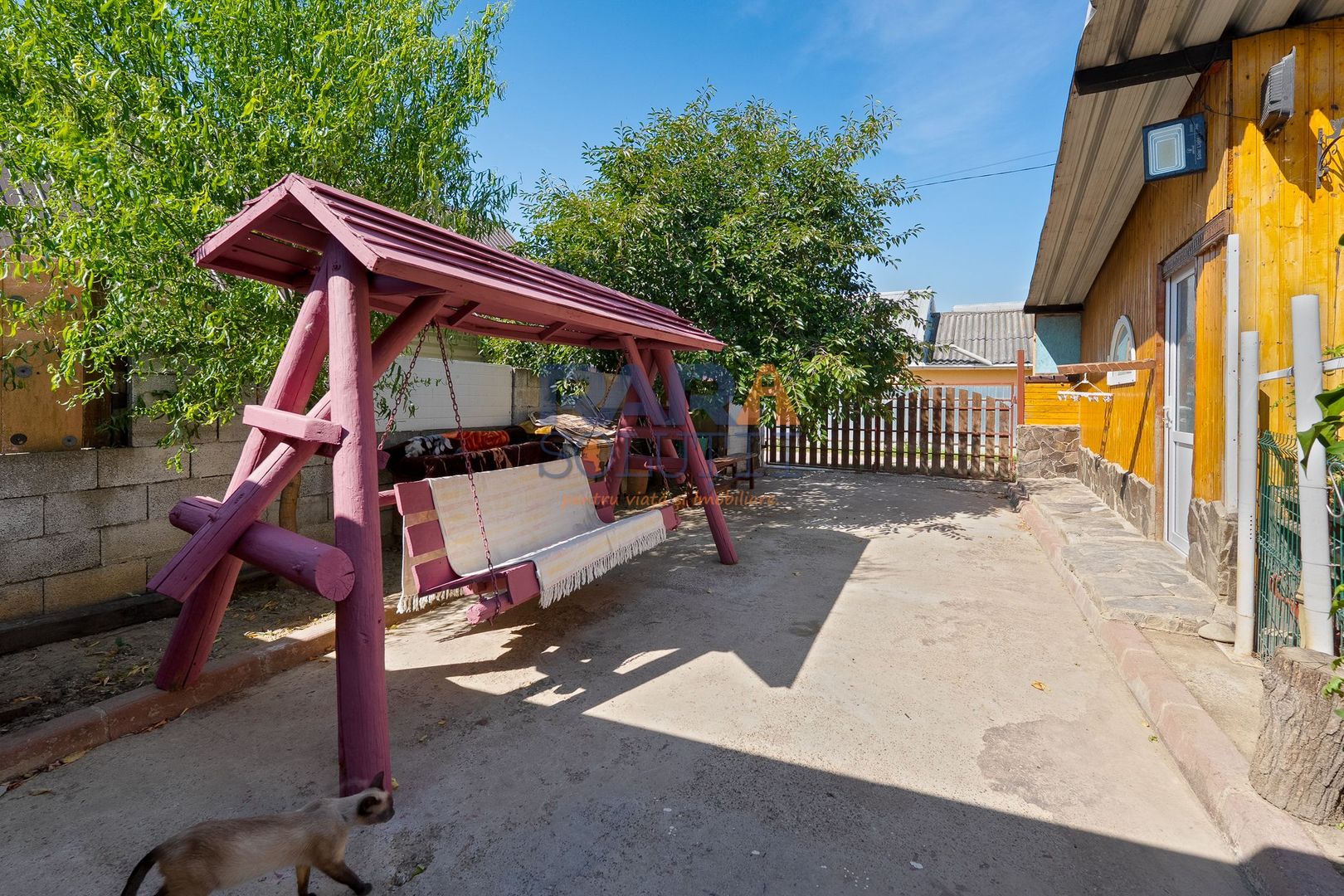 Vilă din cărămidă cu 4 dormitoare și 3 băi - Poză 18