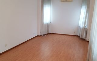 TEST Casă / Vilă cu 3 camere în zona 6 Vanatori - Poză 10