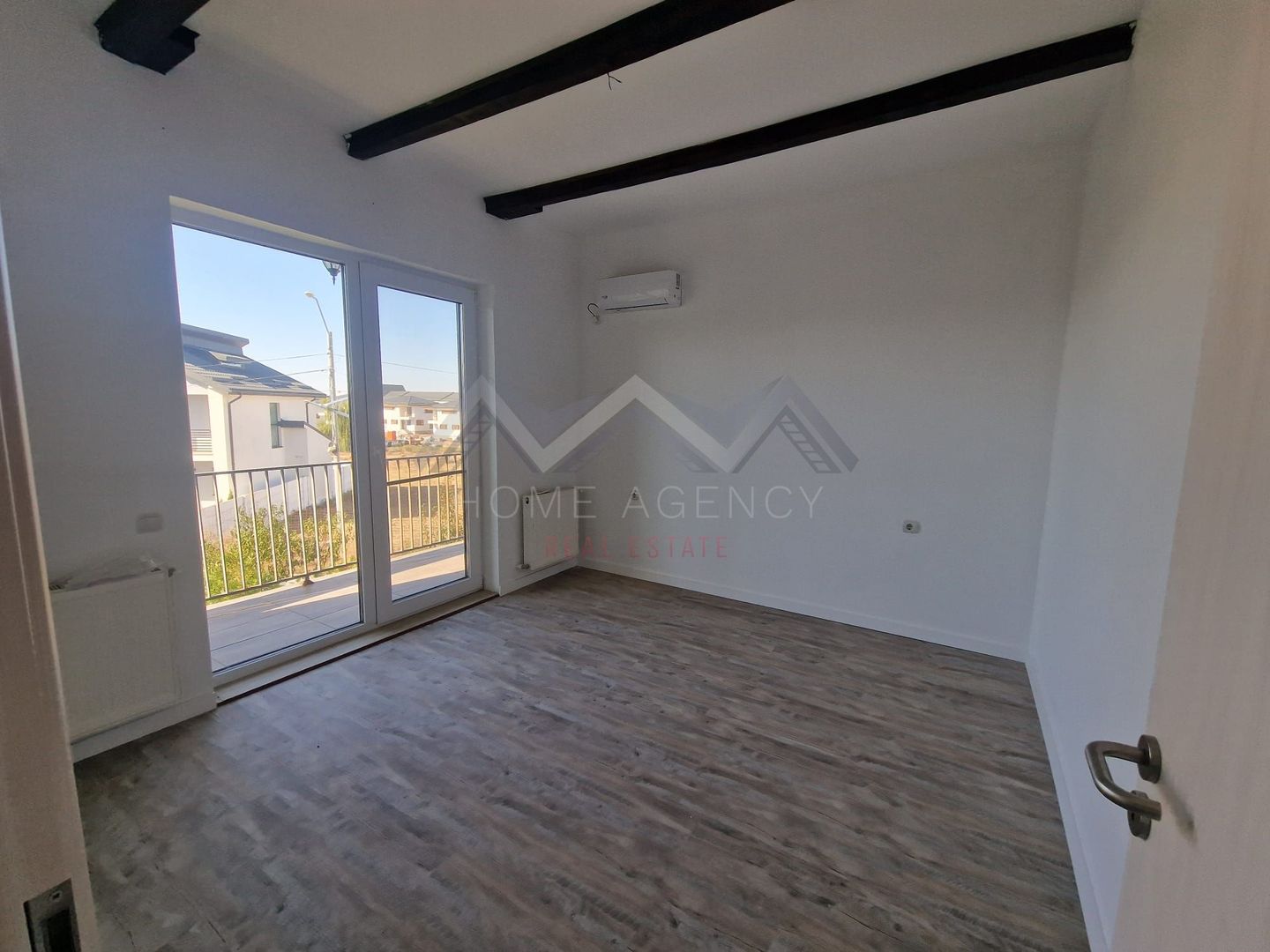 Casă P+1+pod mansardat nemobilată Otopeni - Tunari - Poză 9