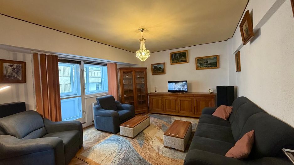 Apartament Piata Unirii, cu parcare - Poză 1