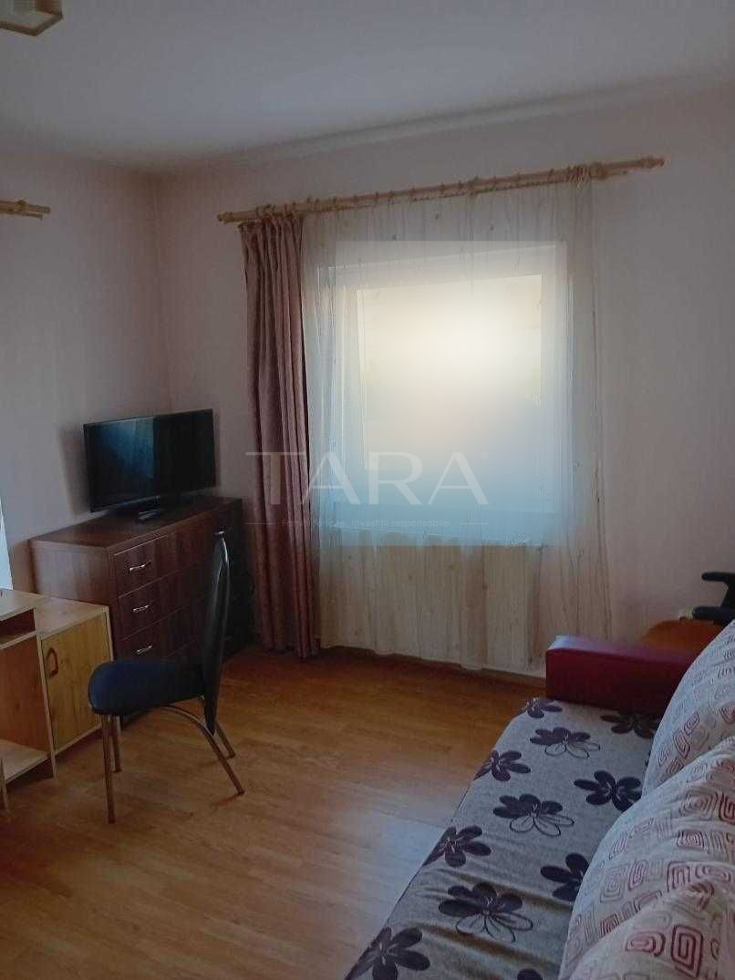 Apartament decomandat cu 2 camere, 56 mp, balcon generos și parcare. - Poză 5