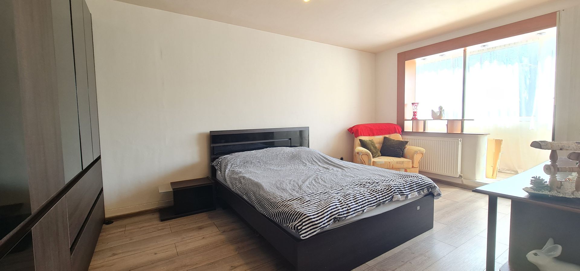 Apartament 4 camere decomandat mobilat utilat - Poză 3