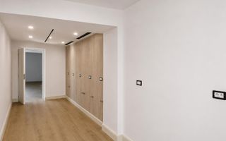 Vilă Ultra-Luxury | Lângă Pădure | Piscină Privată - Poză 40