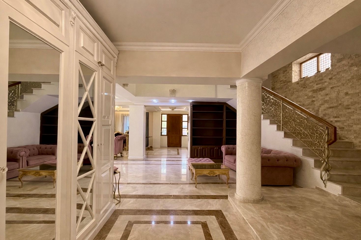Vila / Casa de lux de vanzare  1000mp teren Str. Primaverii Constanta - Poză 5