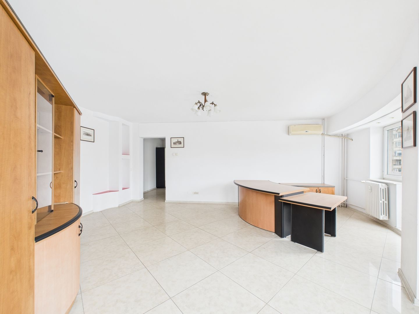 Apartament cu 3 camere de vanzare - Spatiu versatil - Rond Alba Iulia - Poză 2