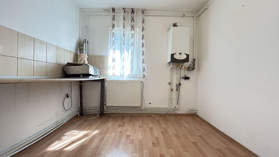 Apartament cu 2 camere de vânzare la mansardă în zona Poarta 6 - Poză 2