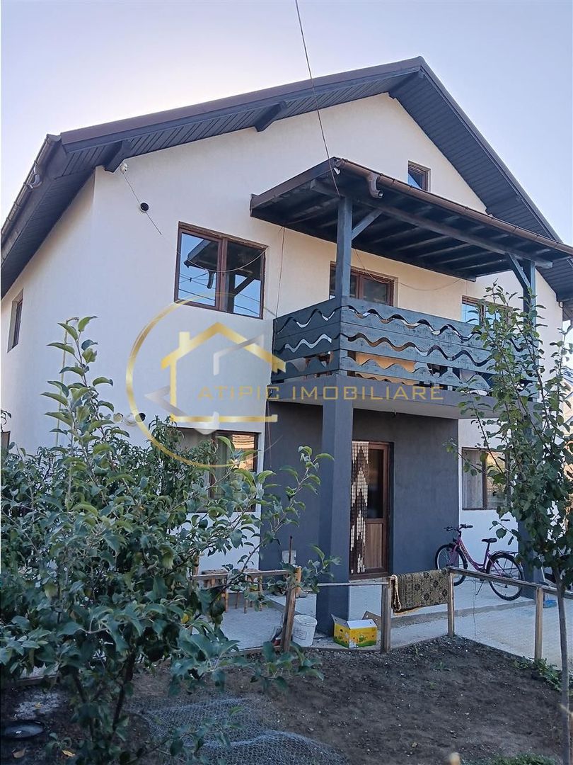 De vanzare vila individuala in Lunca Cetatuii Cartierul Tineretului - Poză 1