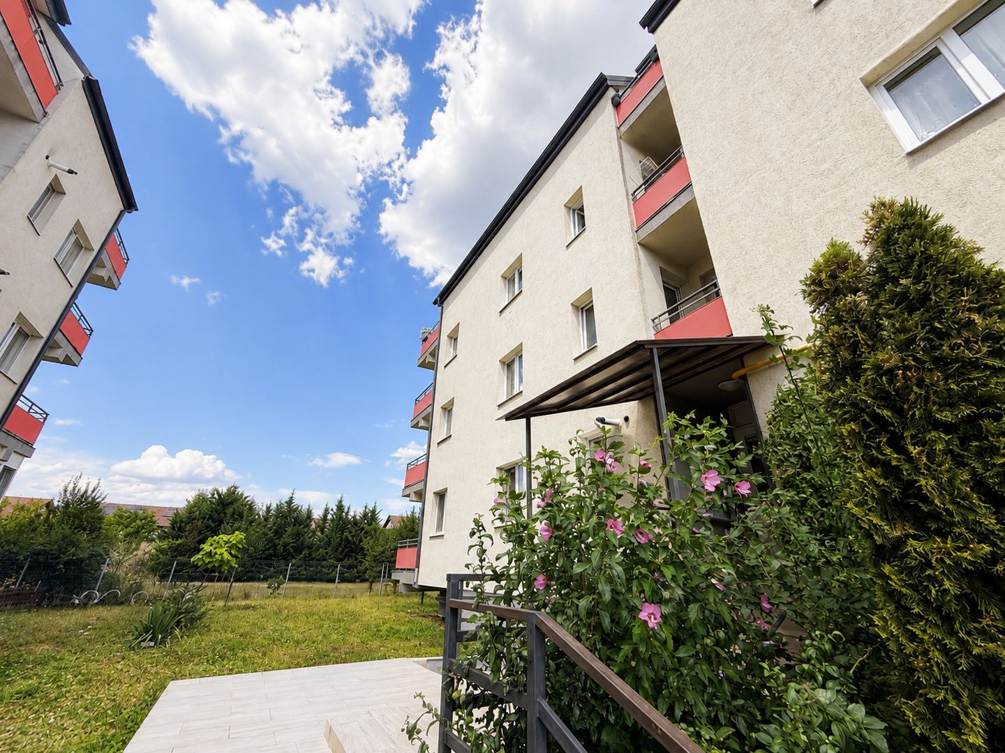 Apartament 2 camere cu 2 balcoane si parcare subterana, Str. Eroilor - Poză 12