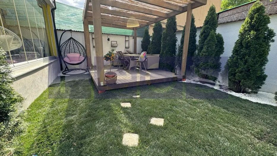 APARTAMENT 3 CAMERE DE VÂNZARE + CURTE PROPRIE + 2 LOCURI DE PARCARE - Poză 2