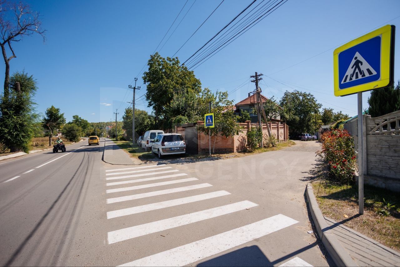 Vânzare, teren pentru construcții 16 ari, în centrul orașului Sîngera. - Poză 3