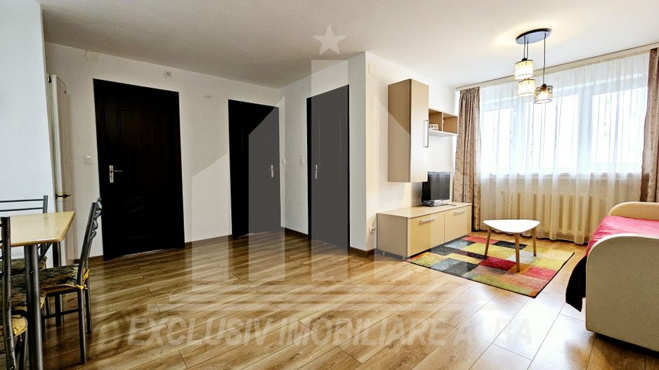 Apartament cu 2 camere decomandate, Cetate - M-uri cu vedere spre Parc - Poză 3